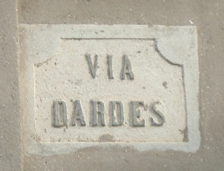Street sign - via Dardes